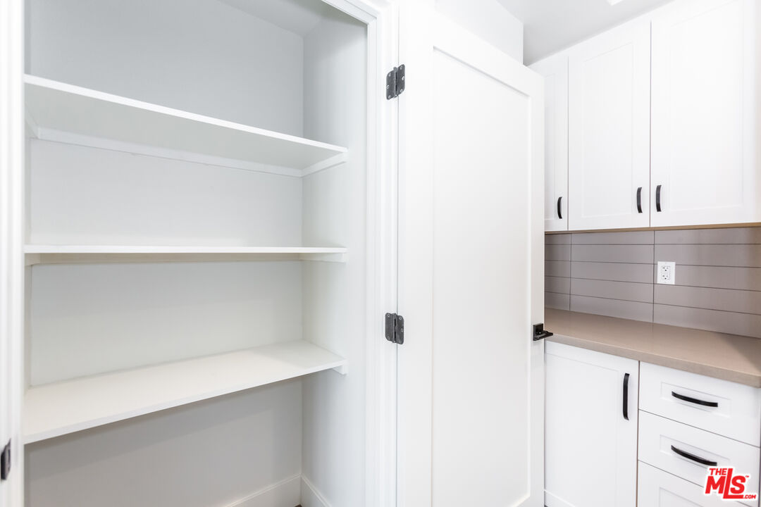 857 North Hayworth Avenue, Unit 403 Los Angeles, CA 90046 - Photo 35 of 52