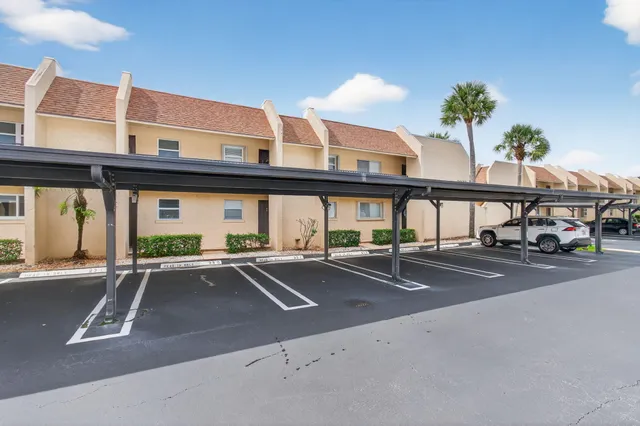 a view of front of house with outdoor space