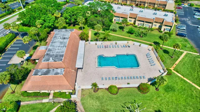 $275,000 | 2975 Southwest 22nd Avenue, Unit 1070, Delray Beach, FL 33445