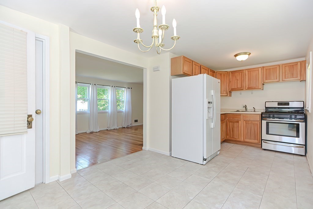 36 Croydon Road Framingham, MA 01702 - Photo 12 of 28 Gallery Image 12