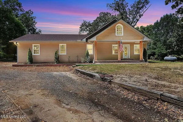 $399,900 | 903 Shinault Road, Byhalia, MS 38611