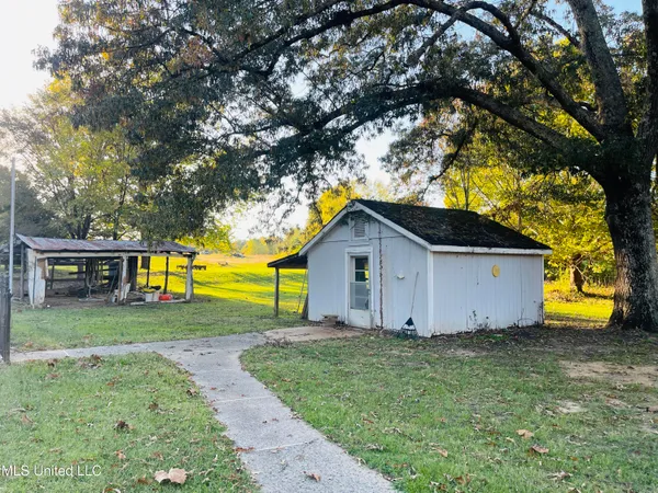 $399,900 | 903 Shinault Road, Byhalia, MS 38611
