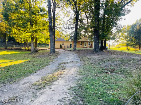 $399,900 | 903 Shinault Road, Byhalia, MS 38611