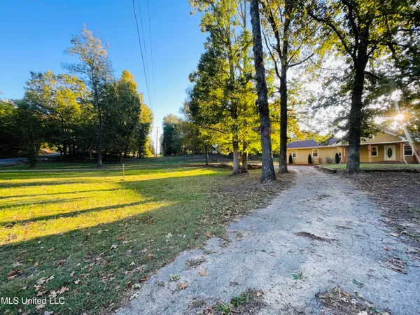 $399,900 | 903 Shinault Road, Byhalia, MS 38611
