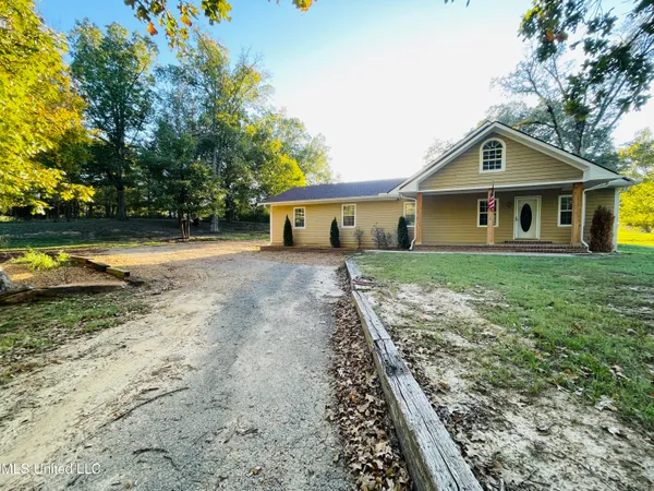 $399,900 | 903 Shinault Road, Byhalia, MS 38611