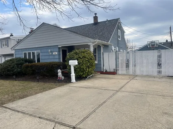 a view of a house