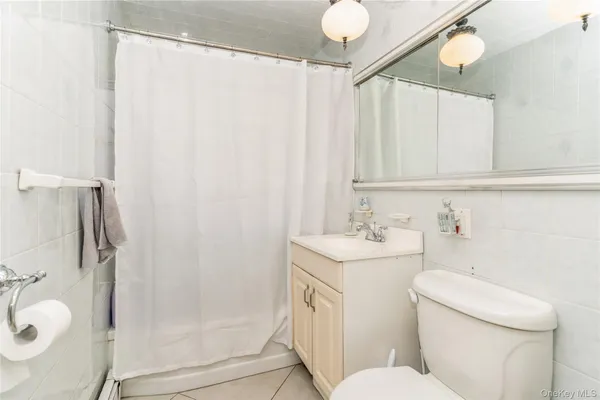 $780,000 | 20 Peacock Lane, Levittown, NY 11756