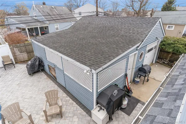 $780,000 | 20 Peacock Lane, Levittown, NY 11756
