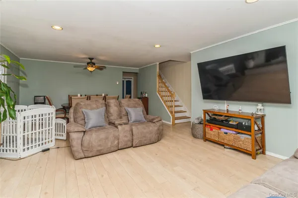 $780,000 | 20 Peacock Lane, Levittown, NY 11756