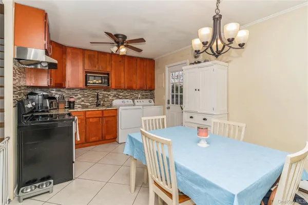 $780,000 | 20 Peacock Lane, Levittown, NY 11756