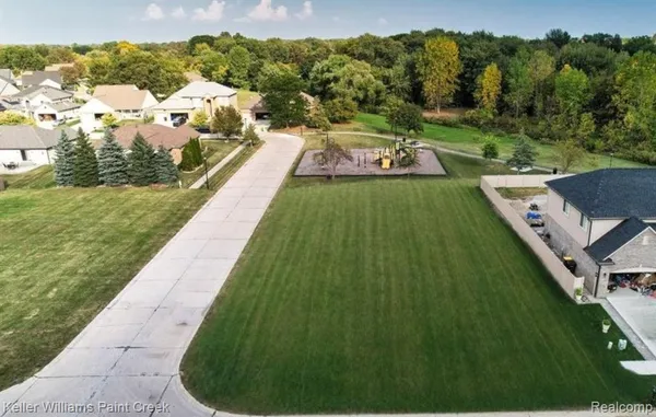 $185,900 | 33228 Nicola Drive, Fraser, MI 48026