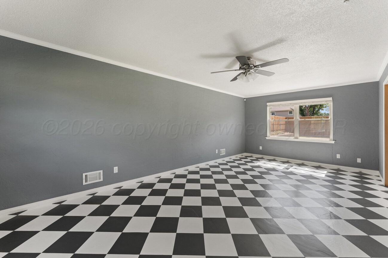 6219 Adirondack Trail Amarillo, TX 79106 - Photo 31 of 75 Living