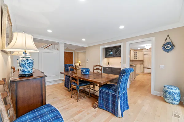 $774,900 | 5 Court Of Conn River Valley, Lincolnshire, IL 60069