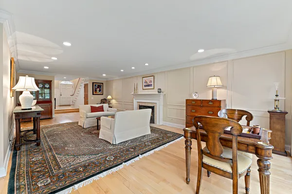 $774,900 | 5 Court Of Conn River Valley, Lincolnshire, IL 60069