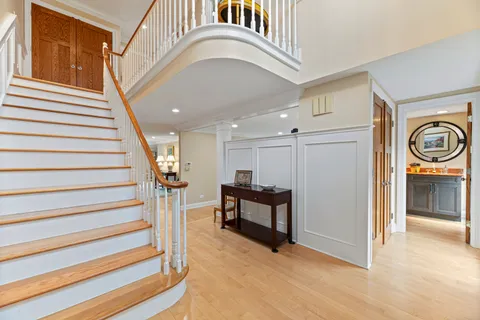 $774,900 | 5 Court Of Conn River Valley, Lincolnshire, IL 60069