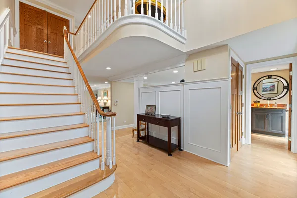 $774,900 | 5 Court Of Conn River Valley, Lincolnshire, IL 60069