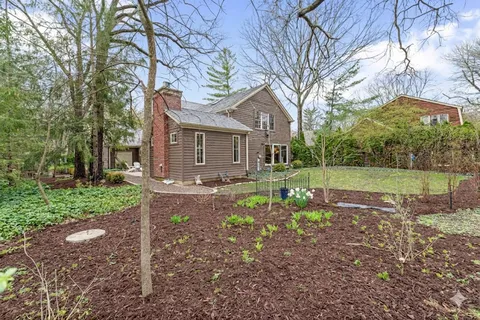 $774,900 | 5 Court Of Conn River Valley, Lincolnshire, IL 60069