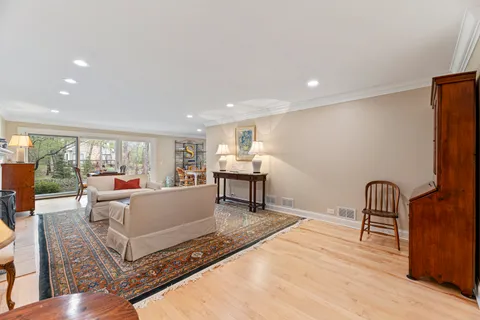 $774,900 | 5 Court Of Conn River Valley, Lincolnshire, IL 60069