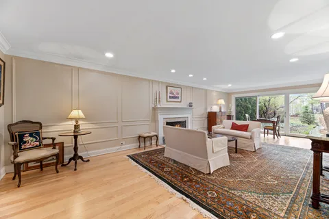 $774,900 | 5 Court Of Conn River Valley, Lincolnshire, IL 60069