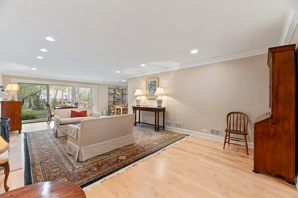 $774,900 | 5 Court Of Conn River Valley, Lincolnshire, IL 60069