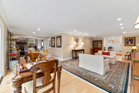 $774,900 | 5 Court Of Conn River Valley, Lincolnshire, IL 60069