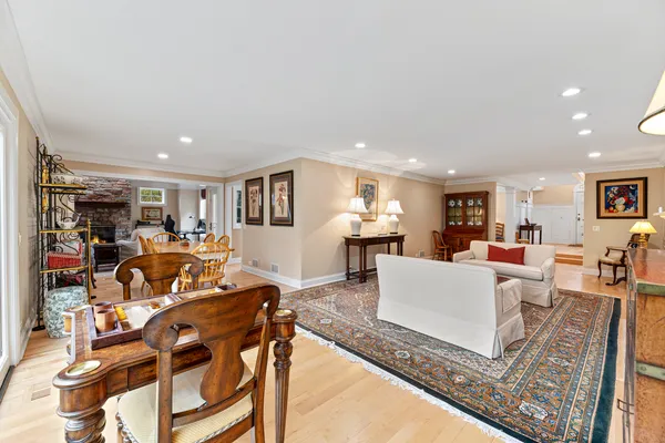 $774,900 | 5 Court Of Conn River Valley, Lincolnshire, IL 60069
