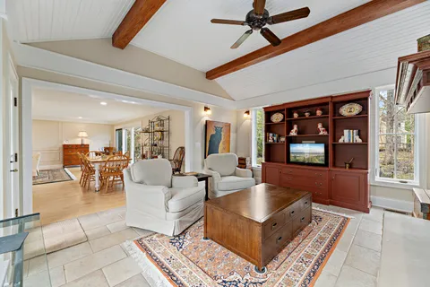 $774,900 | 5 Court Of Conn River Valley, Lincolnshire, IL 60069