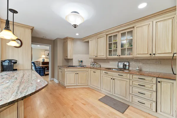 $774,900 | 5 Court Of Conn River Valley, Lincolnshire, IL 60069