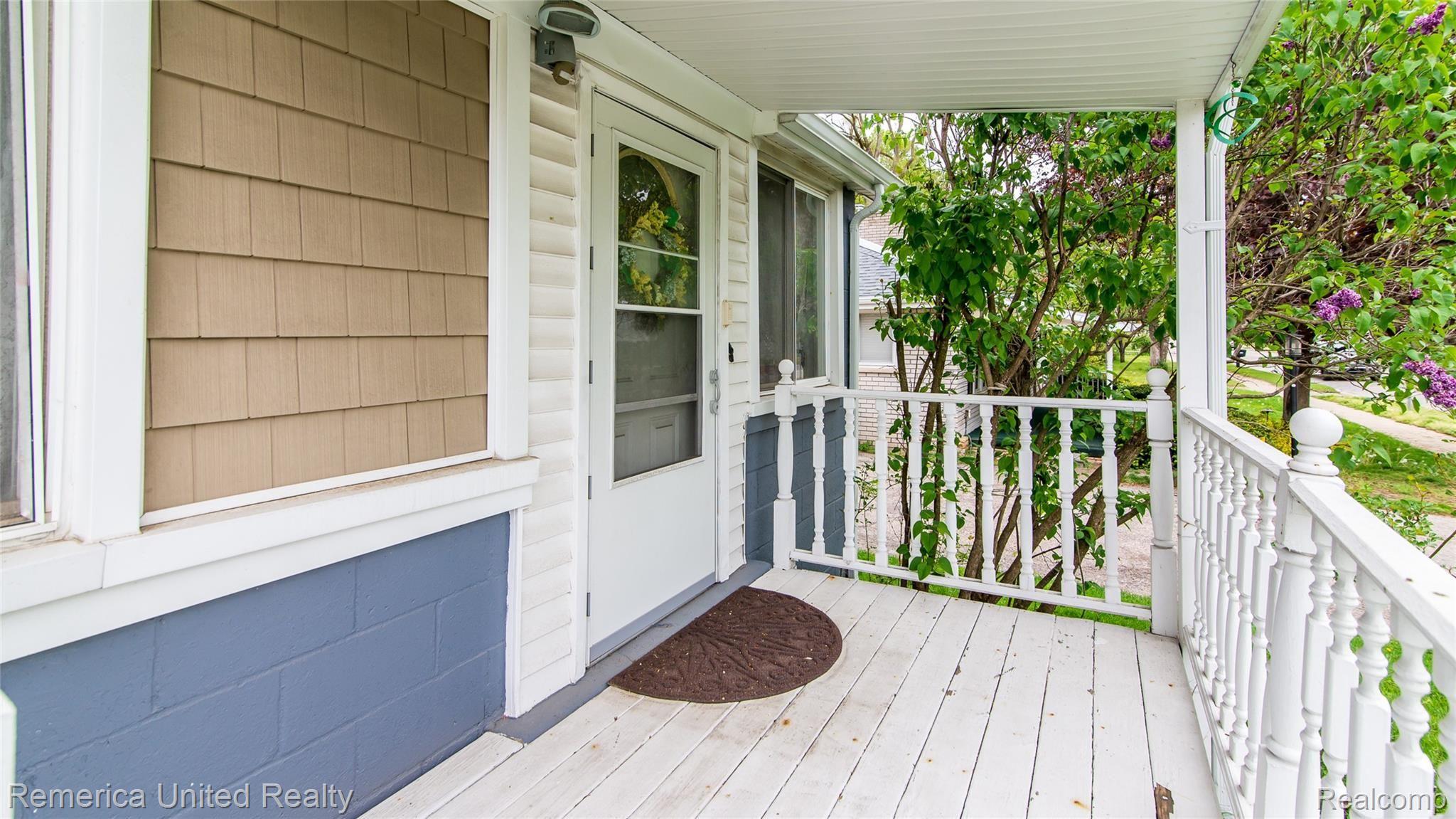 21107 Inkster Road Farmington, MI 48336 - Photo 3 of 41 005_7.jpg