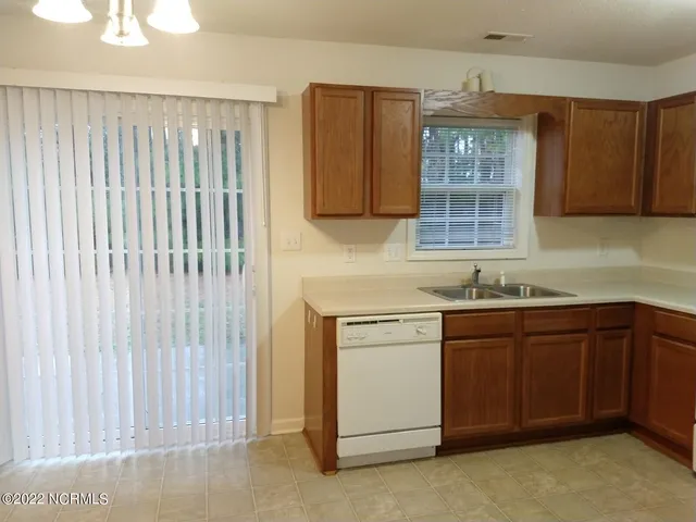 $1,280 | 109 East Coopers Court, Hubert, NC 28539