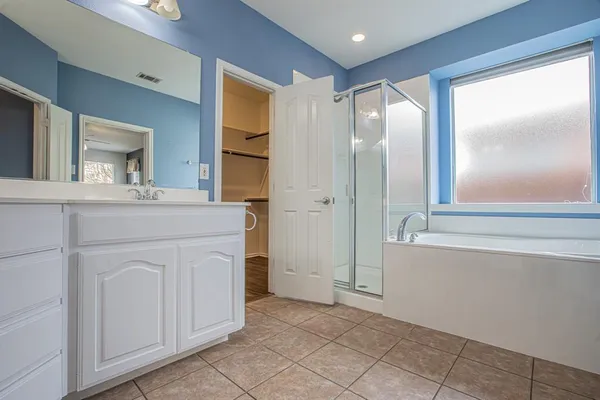 $2,850 | 1664 Park Grove Drive, Irving, TX 75060