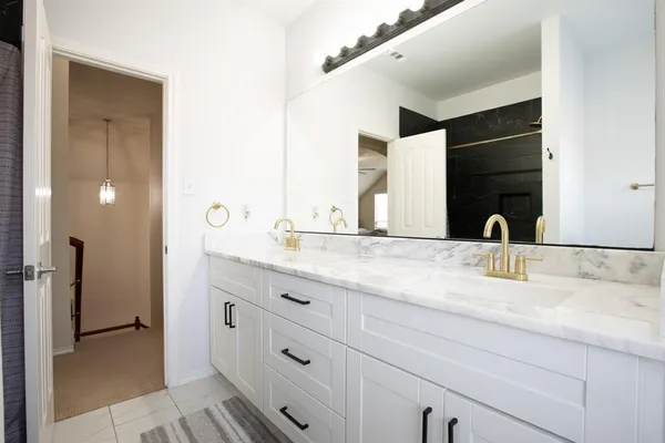 $2,850 | 1664 Park Grove Drive, Irving, TX 75060