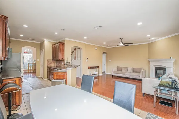 $2,850 | 1664 Park Grove Drive, Irving, TX 75060