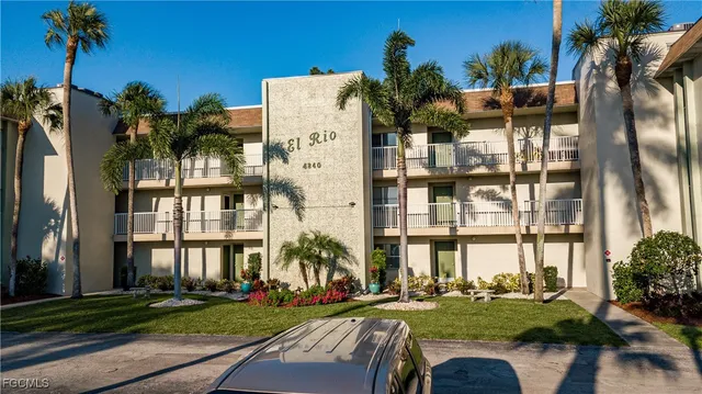 $109,000 | 4840 Golf Club Court, Unit 10, North Fort Myers, FL 33903