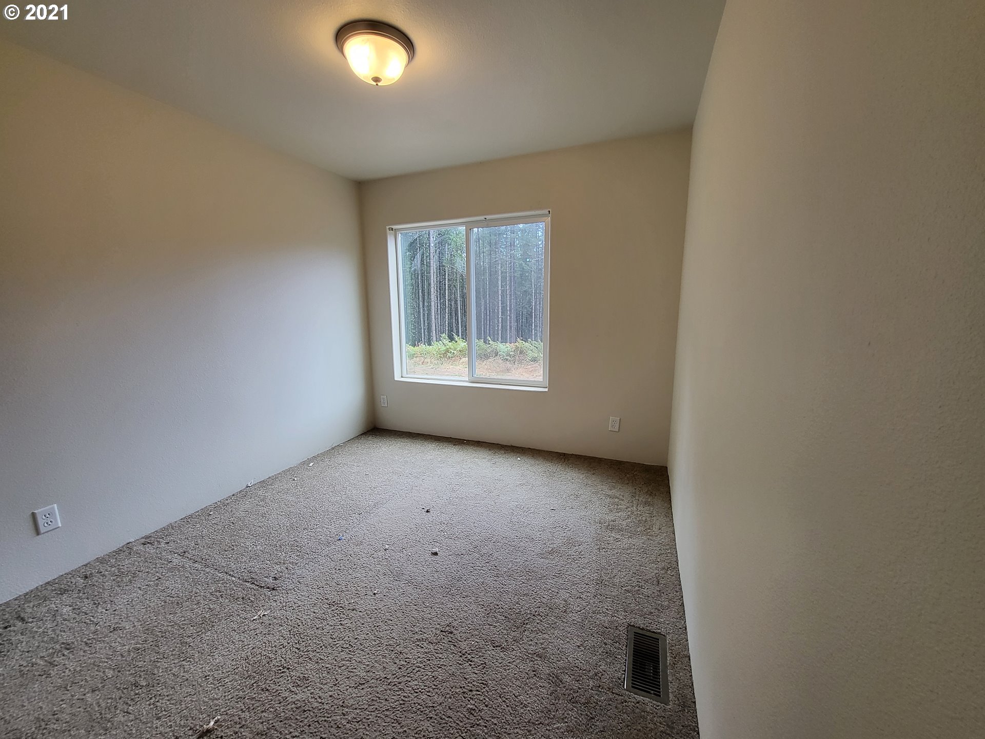 24646 West Demming Road Elmira, OR 97437 - Photo 11 of 14 Gallery Image 11