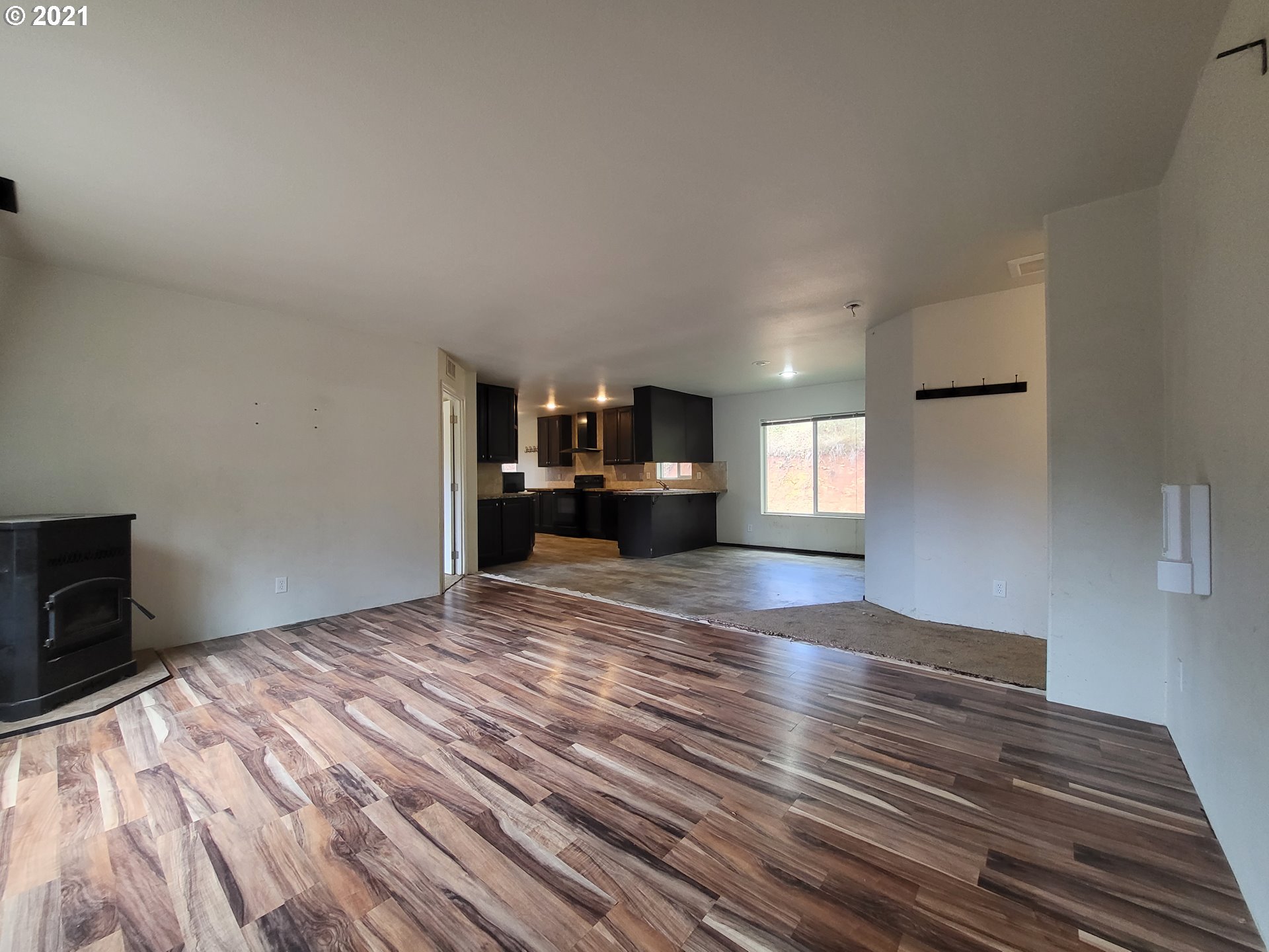 24646 West Demming Road Elmira, OR 97437 - Photo 5 of 14 Gallery Image 5