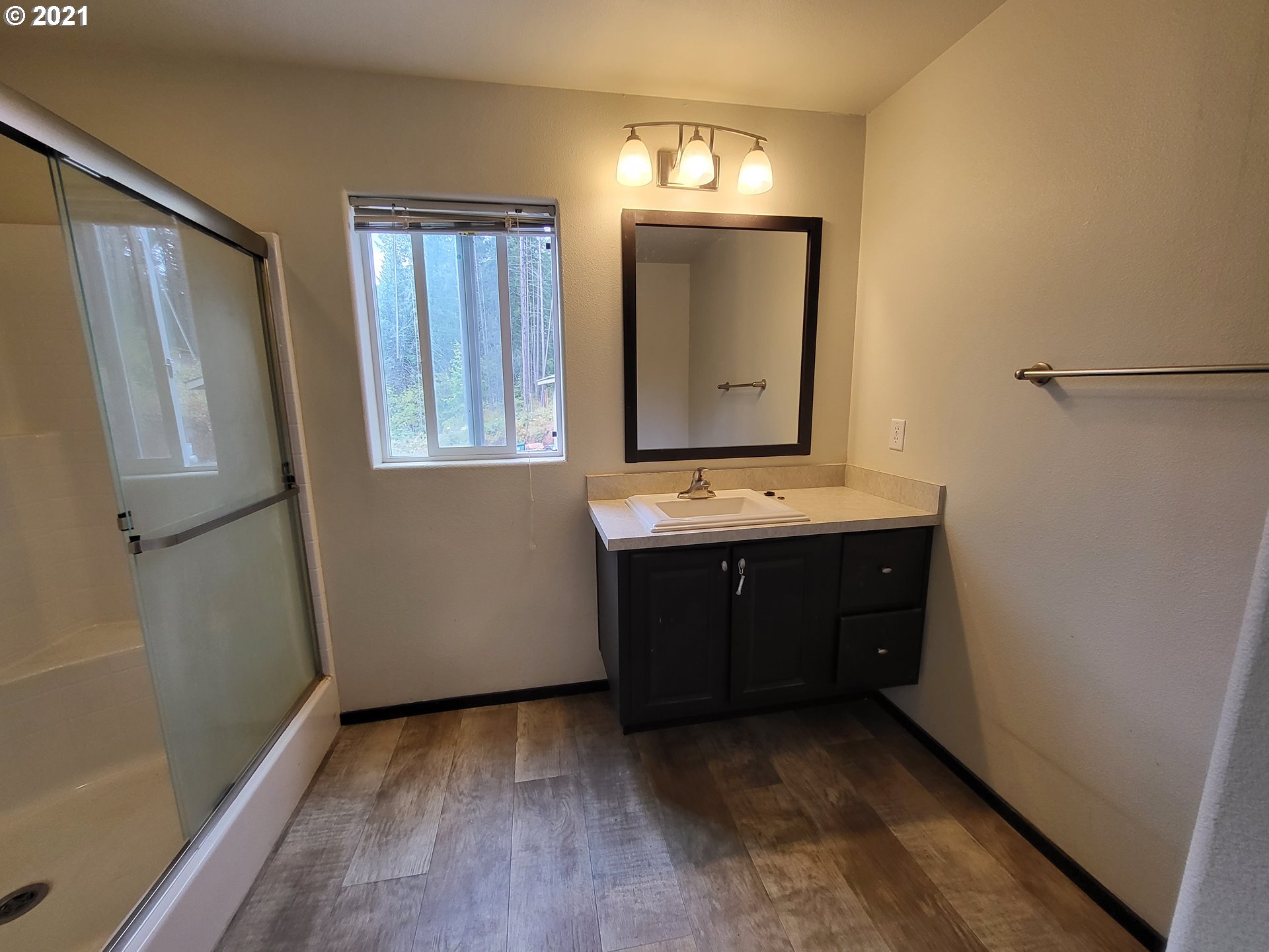 24646 West Demming Road Elmira, OR 97437 - Photo 10 of 14 Gallery Image 10