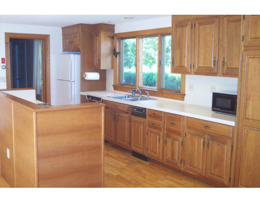 1 Terrace Lane Georgetown, MA 01833 - Photo 3 of 18 Gallery Image 3