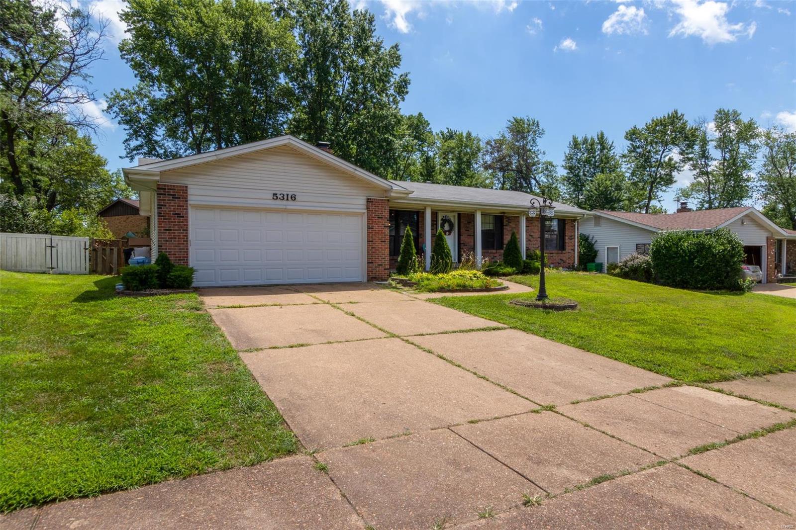5316 Milburn Road St. Louis, MO 63129 - Photo 2 of 47 Gallery Image 2