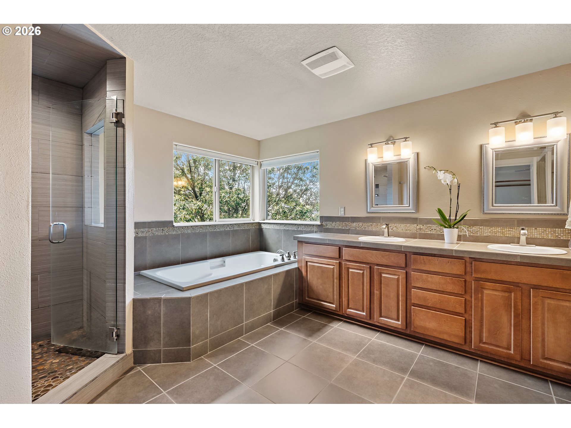 15838 Southwest Mason Court Portland, OR 97224 - Photo 15 of 30 Owner's Suite Bathroom