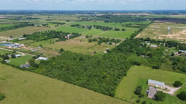 a view of a lush green field
