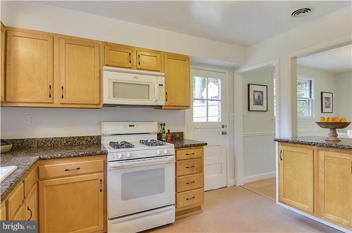 6312 Wiscasset Road Bethesda, MD 20816 - Photo 9 of 30 Kitchen