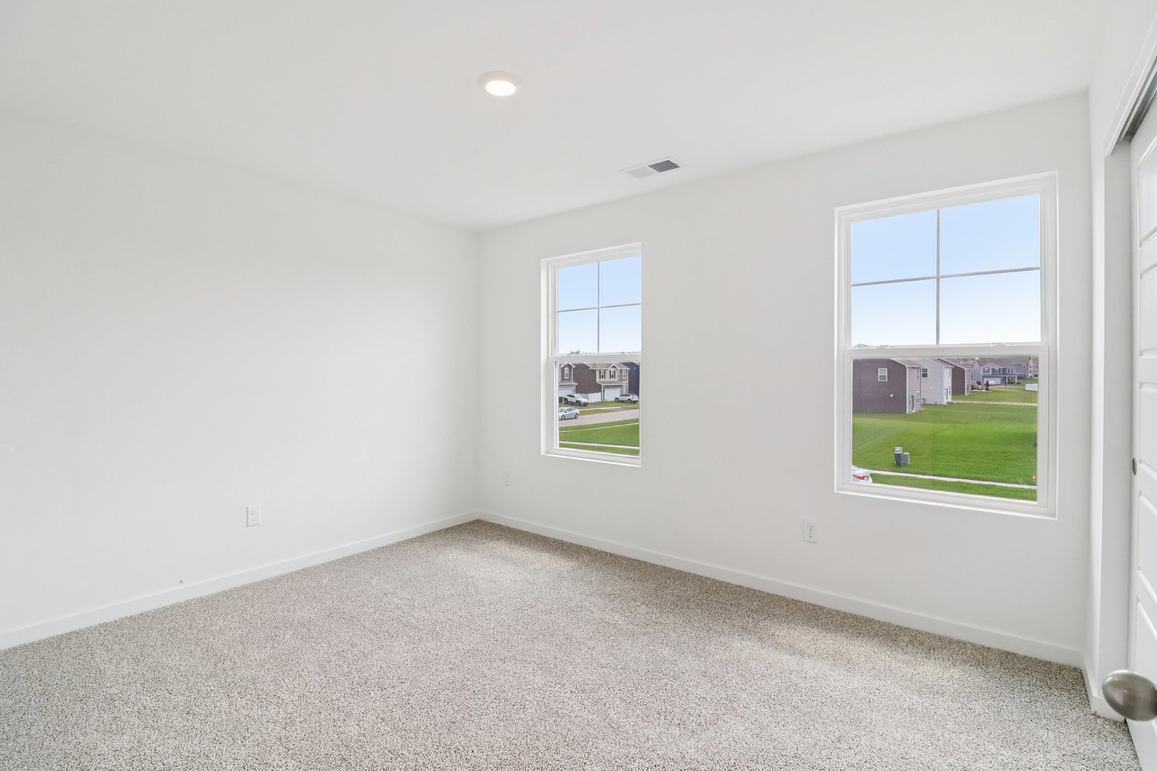 9956 Edgebrook Lane Huntley, IL 60142 - Photo 27 of 29 an empty room with windows
