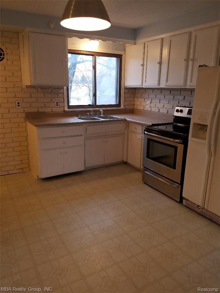 7931 Pardee Road Taylor, MI 48180 - Photo 8 of 13 Pardee-Kit-1.jpg