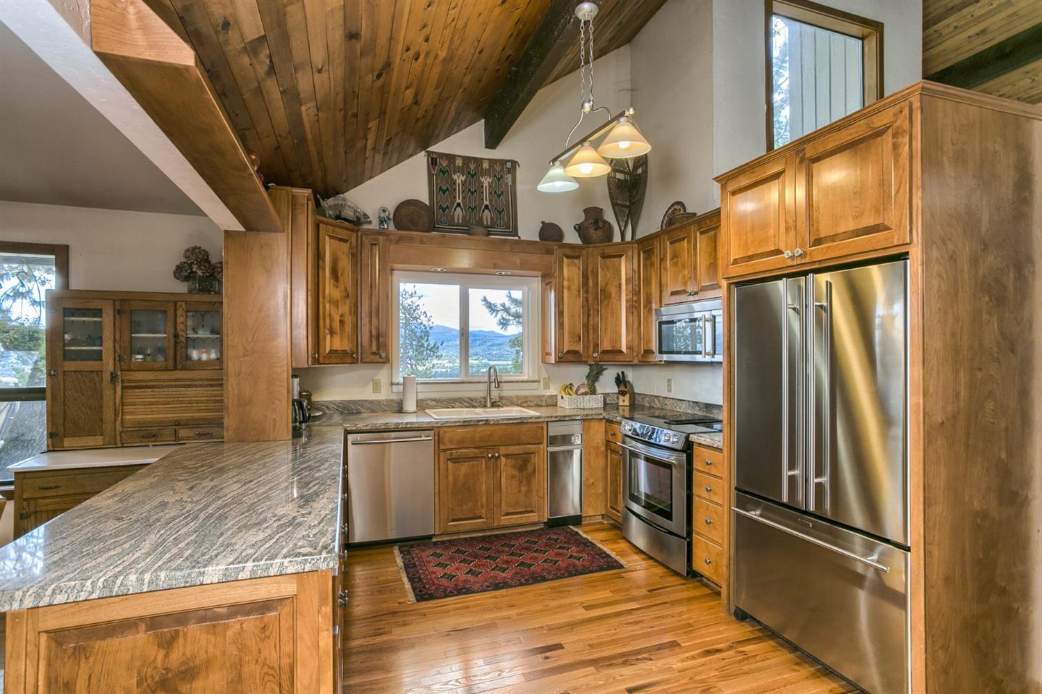 2257 Johns Peak Road Central Point, OR 97502 - Photo 18 of 35 Gallery Image 18