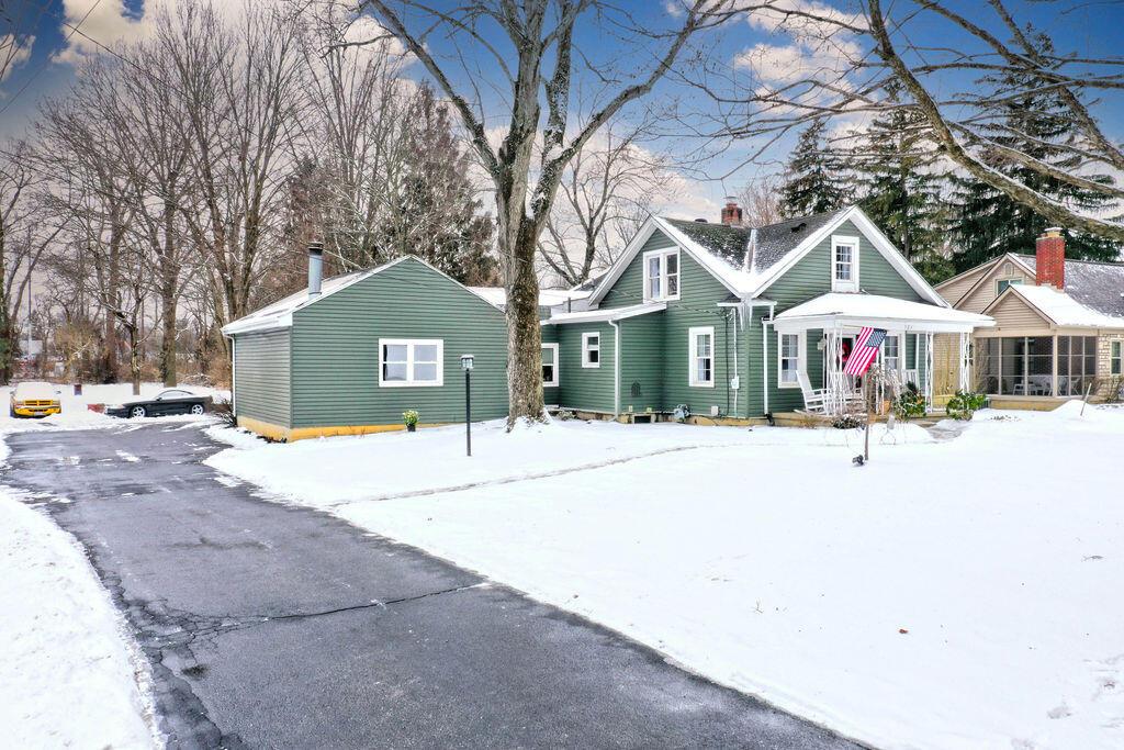 323 Carpenter Road Columbus, OH 43230 - Photo 2 of 54
