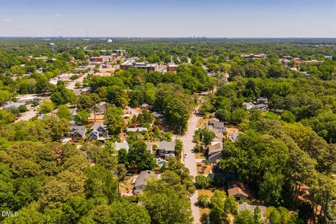 $600,000 | 409 West Park Street, Cary, NC 27511