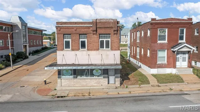 $475,000 | 1325 Hampton Avenue, St. Louis, MO 63139
