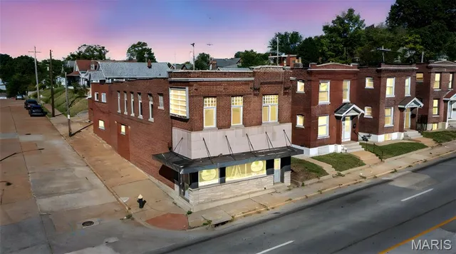 $449,900 | 1325 Hampton Avenue, St. Louis, MO 63139