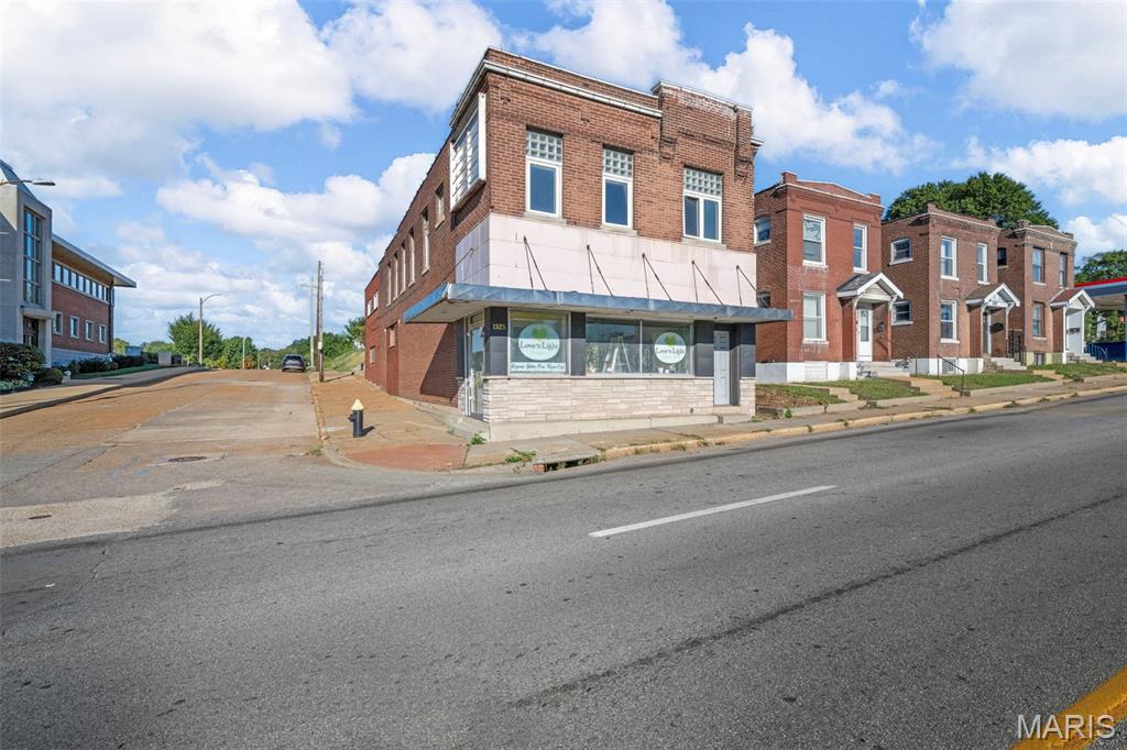 1325 Hampton Avenue St. Louis, MO 63139 - Photo 9 of 56
